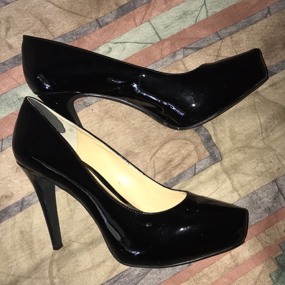 Gianni Bini 7.5 Patent Leather Heels EUC Beautiful - Picture 2 of 13